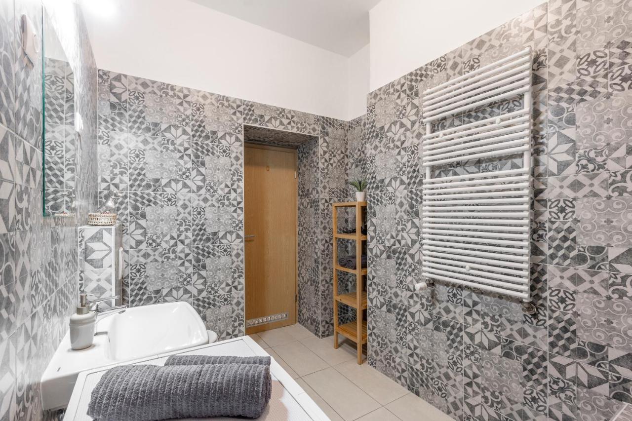 Cozy Home By Bella In The Heart Of Budapest Eksteriør billede