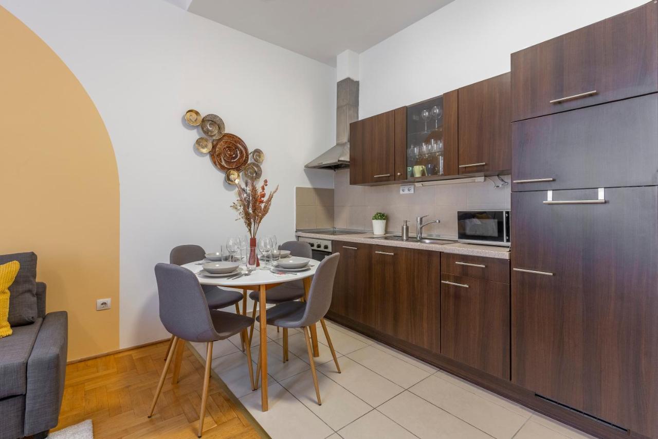 Cozy Home By Bella In The Heart Of Budapest Eksteriør billede