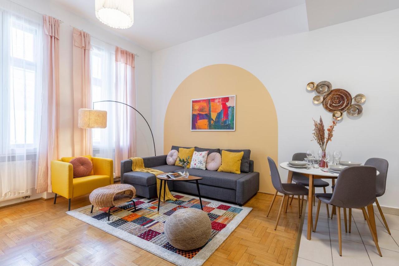 Cozy Home By Bella In The Heart Of Budapest Eksteriør billede
