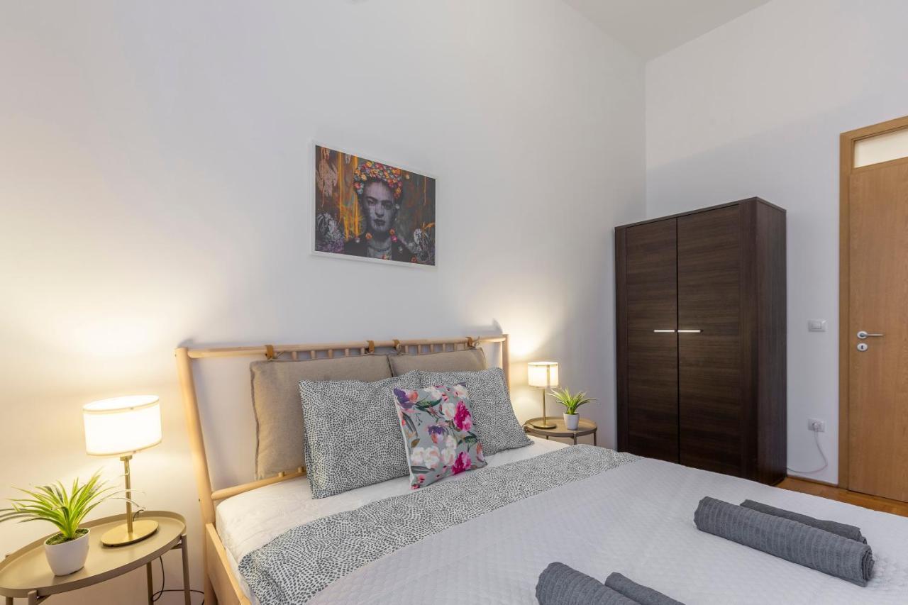 Cozy Home By Bella In The Heart Of Budapest Eksteriør billede